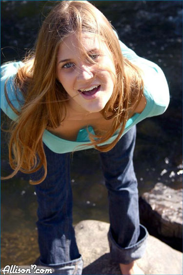 Allison19 in her cute little blue jeans and top